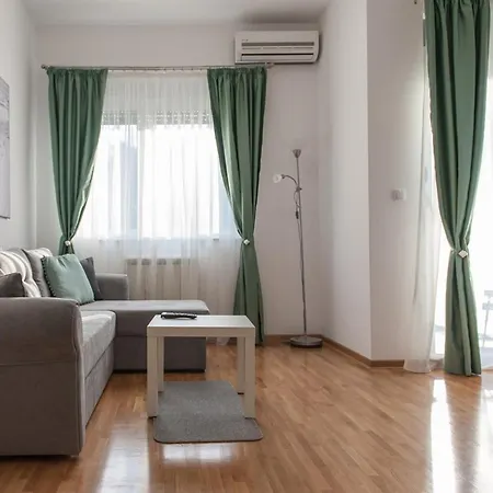 Apartment Ada *